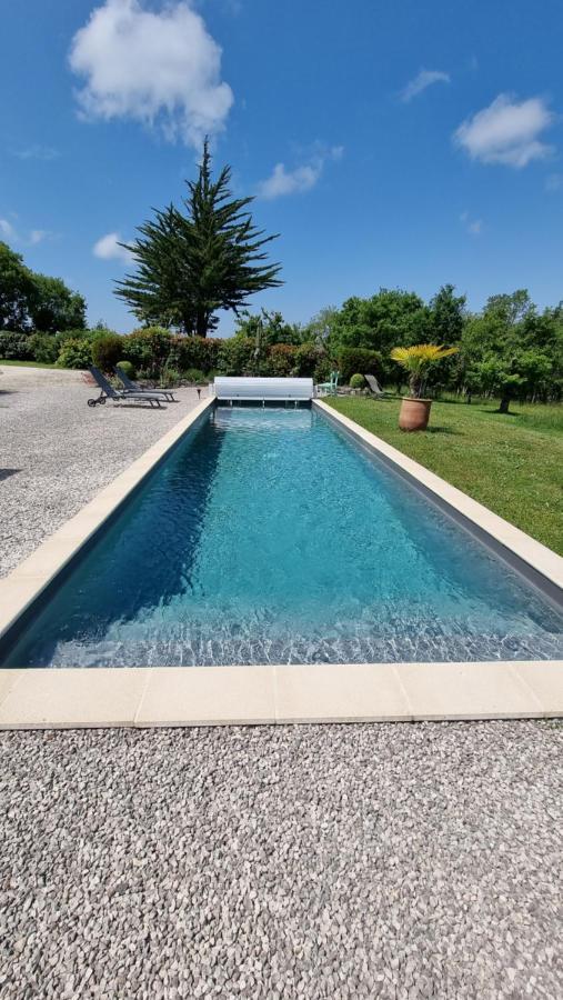Bed and Breakfast Domaine La Garenne Reilhaguet Exterior foto